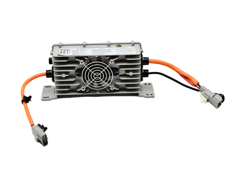 瑜欣电动汽车72V快速充电充电器